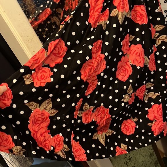 Cotton, colorful, elasticized waist, zippered back - Picture 3 of 4